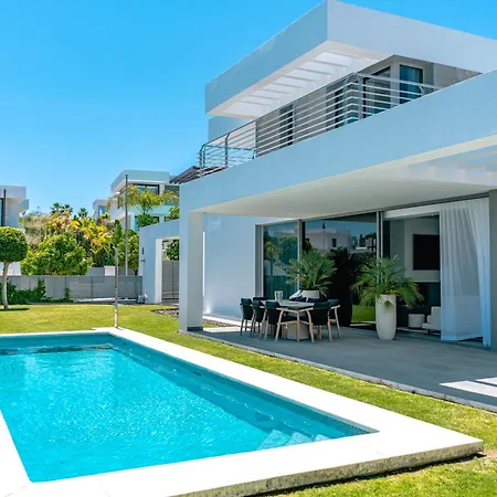 Dominica Villa Estepona